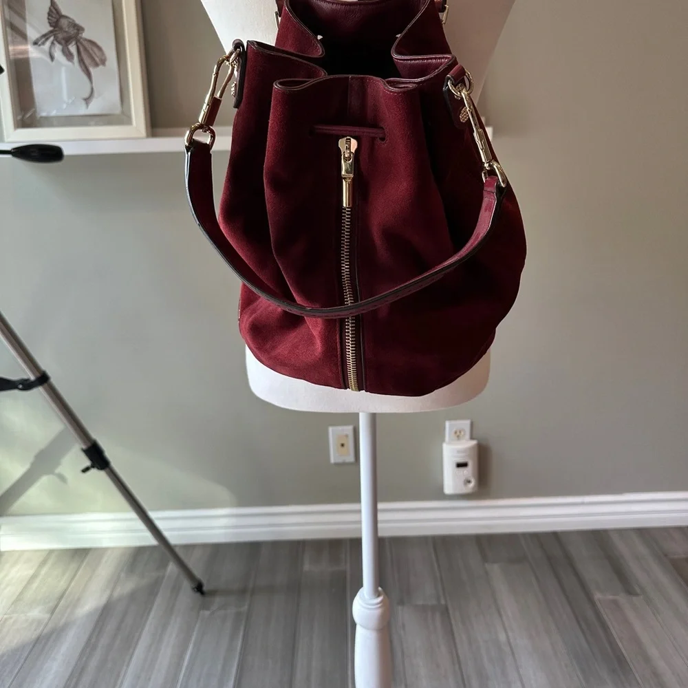 Elegant Burgundy Suede Bucket Bag - Picture 2 of 5